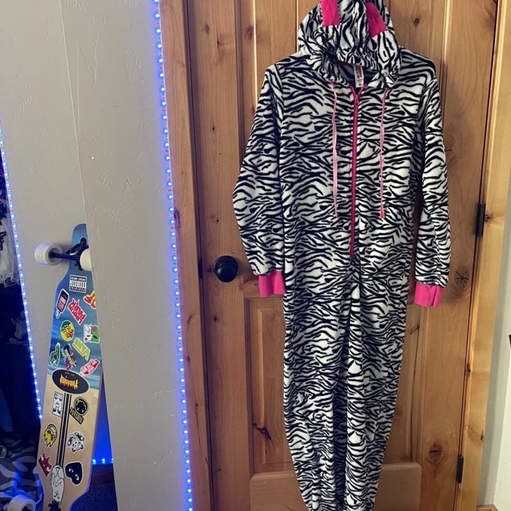 Zebra pajamas